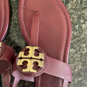 EEUC Pre-owned Tory Burch sandals. Size 6.5